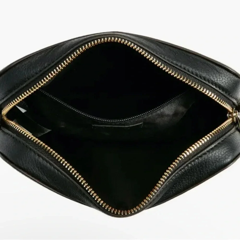 Vince Camuto Black Crossbody Bag. Faux Leather w/ Chain Detail Strap.